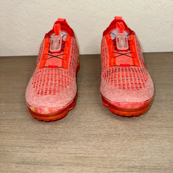 Nike Men’s Air VaporMax 2020 Flyknit, Team Red/Flash Crimson/Gym Red, Size 10.5 - Picture 3 of 13
